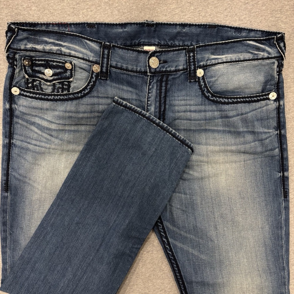 True Religion Ricky Relaxed Straight Jeans Mens 44 (Fits 46x34) Blue Medium Wash